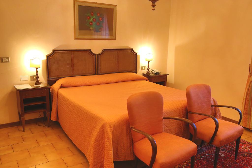 Hotel Villa Le Rondini Флоренция Екстериор снимка