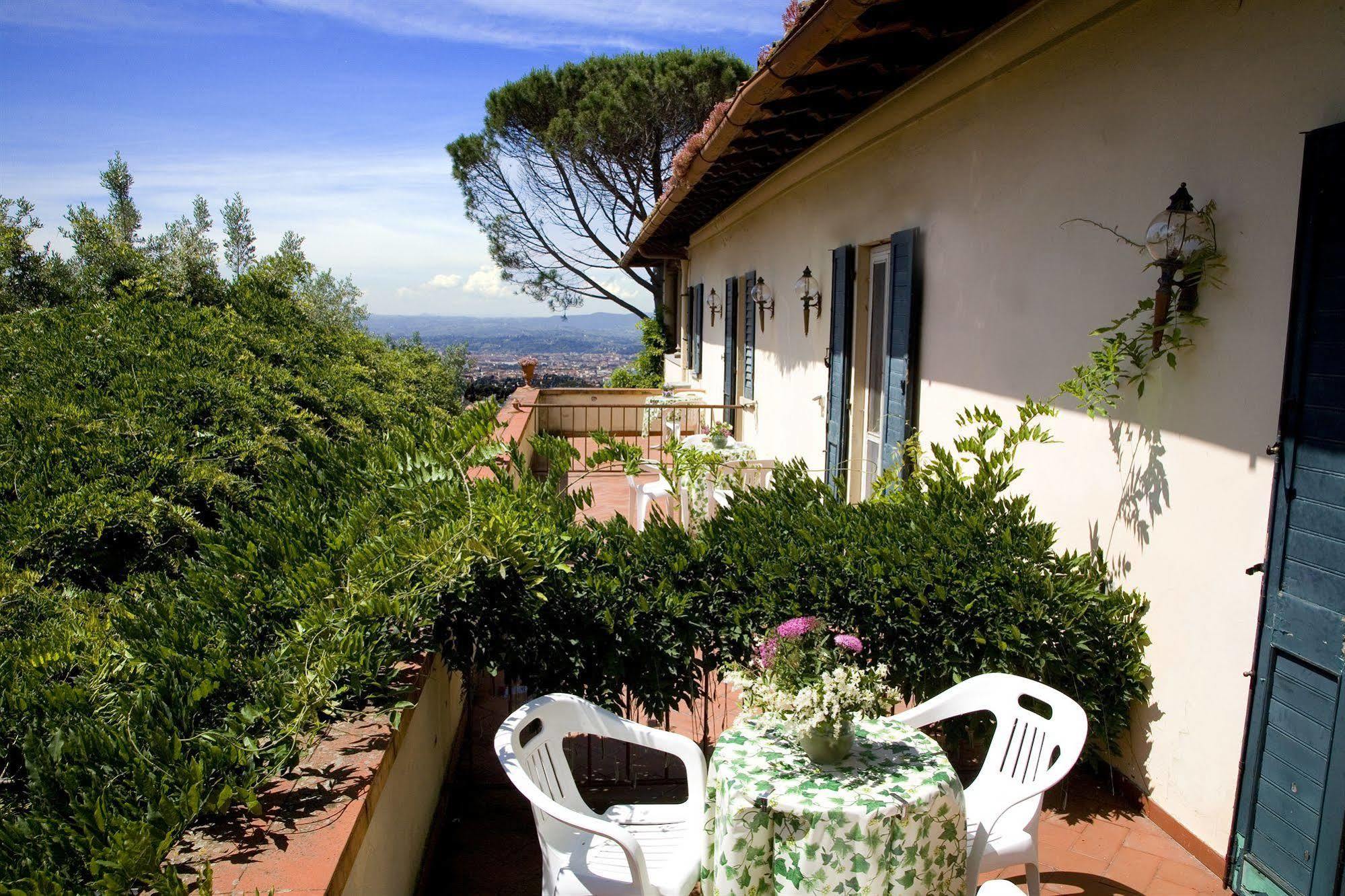 Hotel Villa Le Rondini Флоренция Екстериор снимка